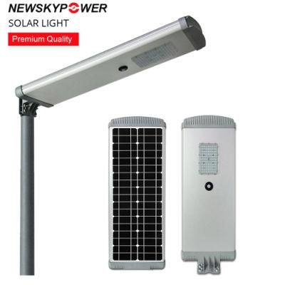 60W 8m IP65 Solar Outdoor Light Efficiency LED Solar Street Light