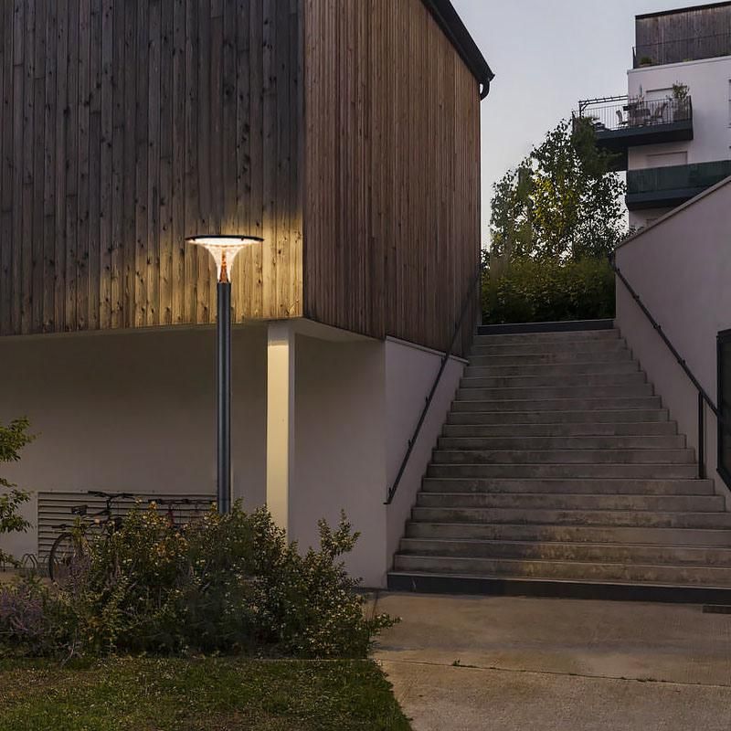 Outdoor Waterproof Courtyard Lamp Solar LED Yard Light for Landscape Park