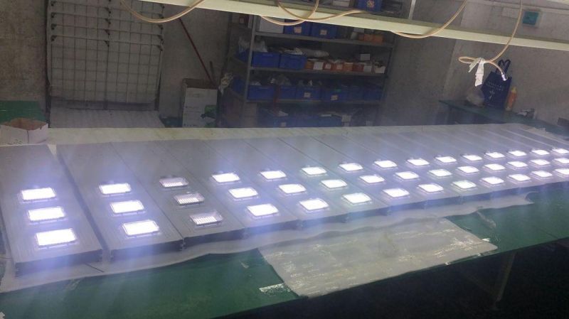 Project Commercial Sensor Control IP65 Waterproof 200W 300W Solar Street Light Outdoor