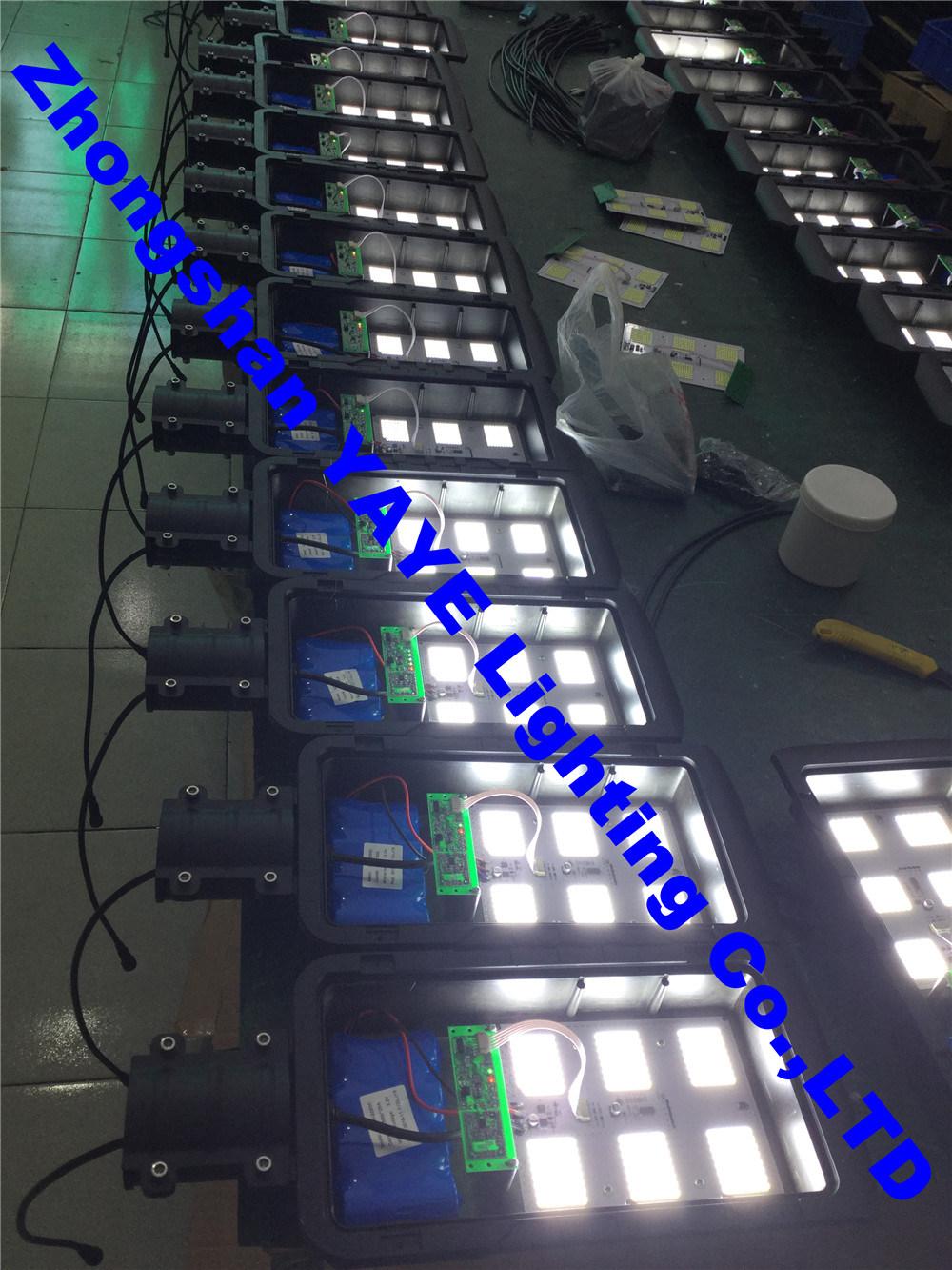 Yaye Hot Sell 50W/100W/150W/200W/300W/400W Solar LED Flood Garden Lighting with Remote Controller