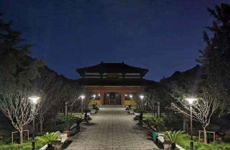 Commercial Garden Courtyard Pathway Pole Mounted Decorative Solar Lights