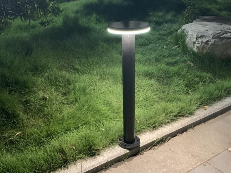 Moden Style Bright LED Sensor Light Outdoor Solar Powered LED Garden Yard Lights with LED