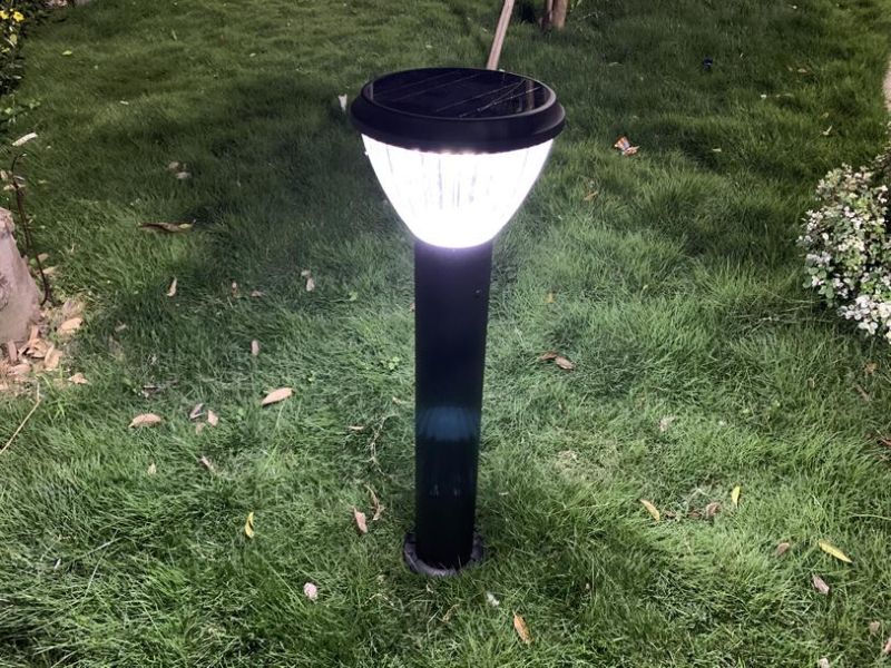 Water-Proof IP65 Pathway Bollard Luminaria Solar Outdoor Garden Solar Light with LED Light & Solar Panel