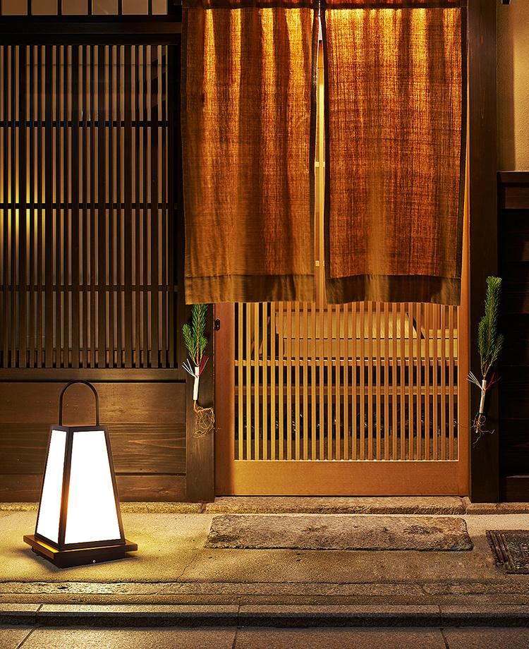 Vintage LED Pillar Light Outdoor Japanese Decorative Waterproof Garden Yard Park Pathway Gate Door Villa Hotel Post Alloy Lamp