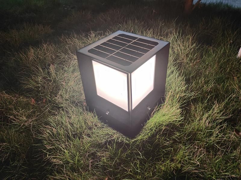 Square Style Smart Solar Control LED Lighting Outdoor Solar Garden Light with LED Light & LiFePO4 Battery