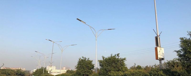 Sunpal 100W 200W IP65 6hours Charging Time Government Use Aluminium Solar Street Lamps with Built-in Lithium Battery