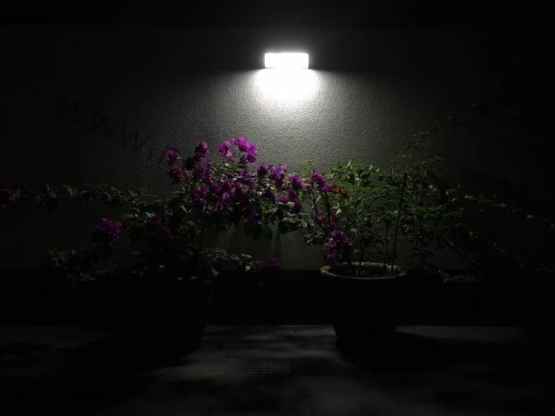 Outdoor LED Waterproof IP65 Aluminium Alloy Material Solar Wall Lights for Garden Home Use