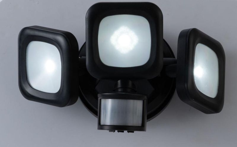 Plastic Tri-Head Solar Sensor Light Security Light - 1000 Lumens