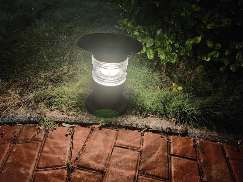 Smart Recontrol LED Garden Lighting Post Outdoor Solar Bollard Light with Solar Panel System