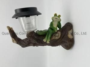 Funny Polyresin Frog Statue with Solar Light Cold White LED Solar Power